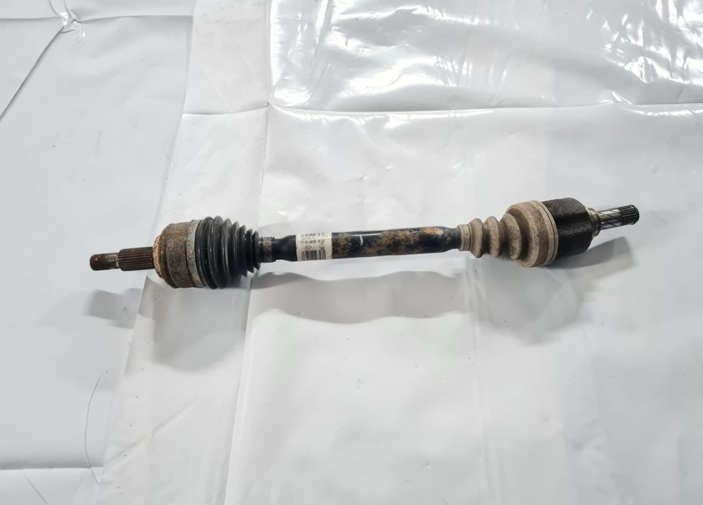 Pusass priekšējā kreisā priekš RENAULT LAGUNA 2008 1 Pusass priekšējā kreisā priekš RENAULT LAGUNA 2008