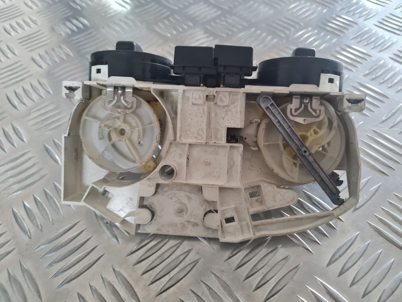 Klimata kontroles bloks priekš SKODA OCTAVIA 2002 3 Klimata kontroles bloks priekš SKODA OCTAVIA 2002