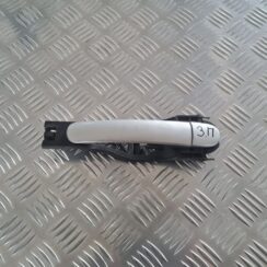 Aizmugurējāis labais durvju rokturis priekš SKODA OCTAVIA 2002