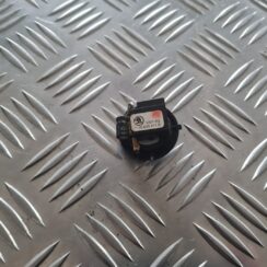 Durvju skaļrunis, augšā priekš SKODA OCTAVIA 2002