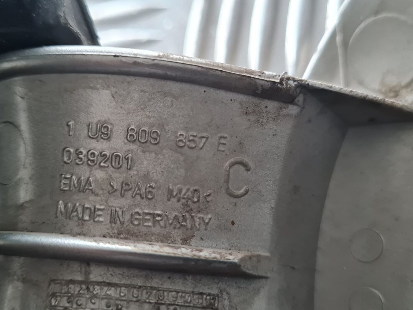 Degvielas tvertnes vāks priekš SKODA OCTAVIA 2002 5 Degvielas tvertnes vāks priekš SKODA OCTAVIA 2002