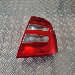 Aizmugurējais labais lukturis priekš ŠKODA FABIA 2003
