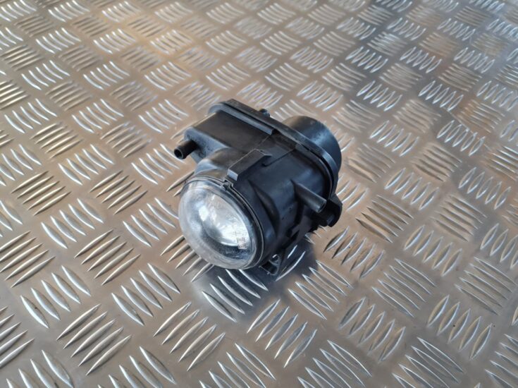Miglas lukturis priekšā labajā pusē priekš AUDI A6 1998