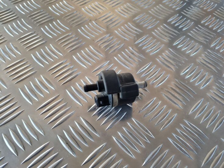 Solenoīda vakuuma vārsts priekš AUDI A6 1998
