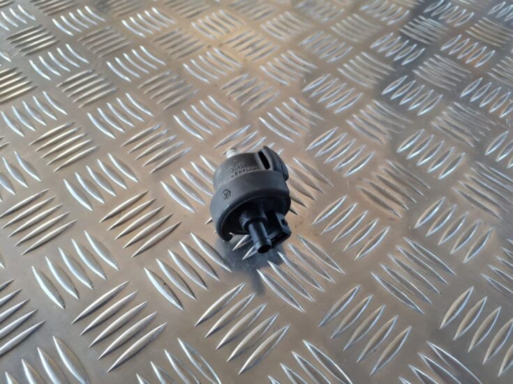 Solenoīda vakuuma vārsts priekš AUDI A6 1998
