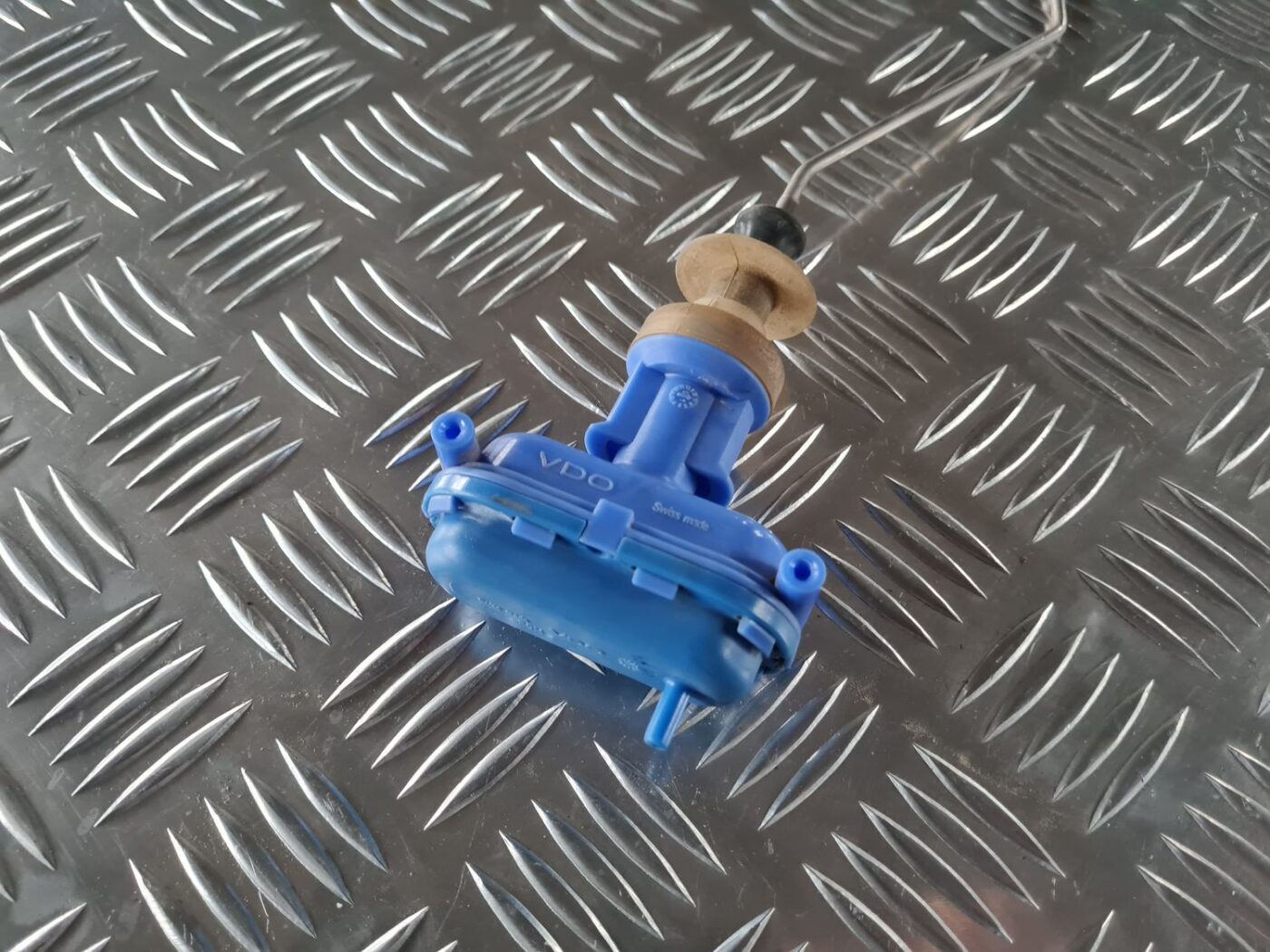 Centrālās atslēgas vakuumsūknis priekš AUDI 80 1991 3 Centrālās atslēgas vakuumsūknis priekš AUDI 80 1991