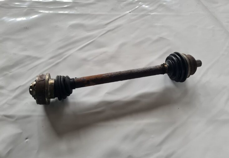 Pusass priekšējā kreisā priekš AUDI 80 1991