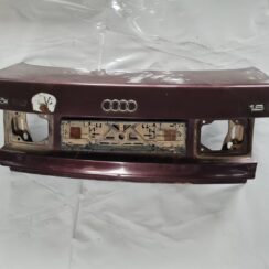 Bagāžnieka vāks priekš AUDI 80 1991