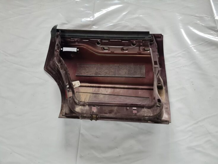Aizmugurējās kreisās durvis priekš AUDI 80 1991