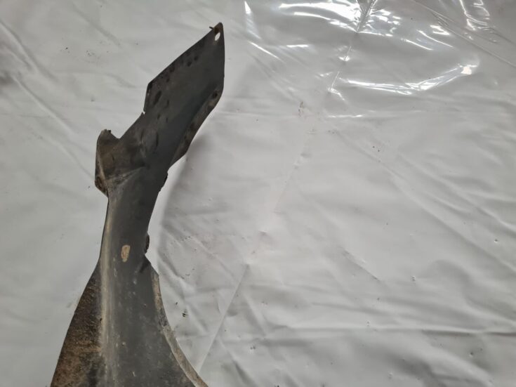 Priekšējais labais paspārns priekš AUDI 80 1991