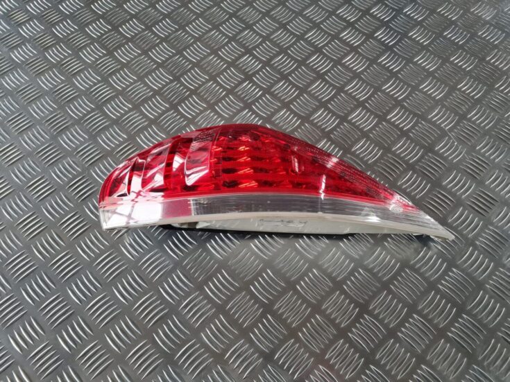Aizmugurējais kreisais lukturis priekš BMW 6 E63 645 2004