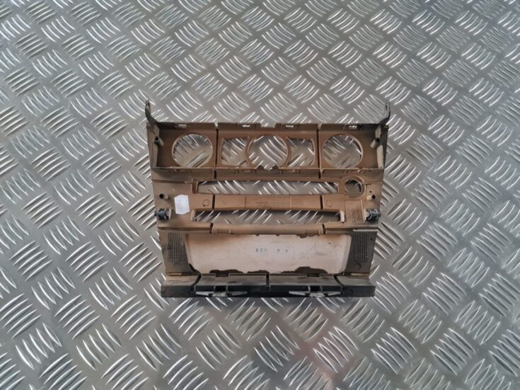 Mērinstrumentu paneļa dekoratīvais rāmis priekš BMW 6 E63 645 2004