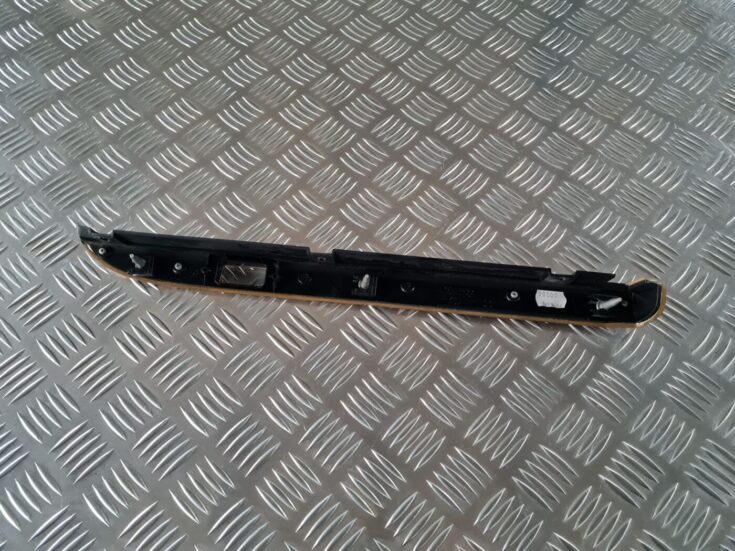 Mērinstrumentu paneļa dekoratīvā uzlika priekš BMW 6 E63 645 2004