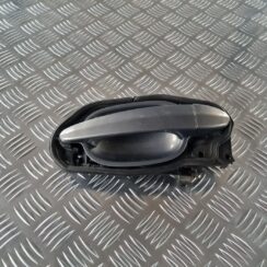 Priekšējāis labais durvju rokturis priekš BMW 6 E63 645 2004