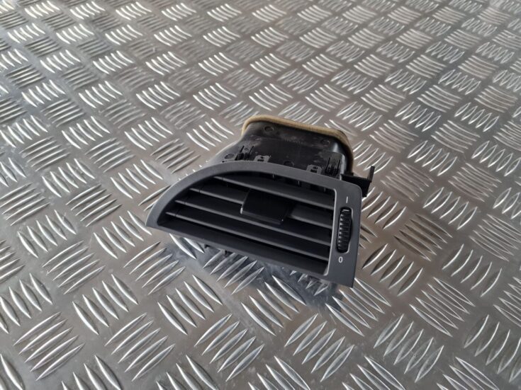 Mērinstrumentu paneļa gaisa vads, pa labi priekš BMW 6 E63 645 2004