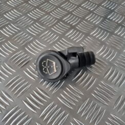 Mazgātāja šķidruma tvertnes uzpildīšanas caurule priekš BMW 6 E63 645 2004