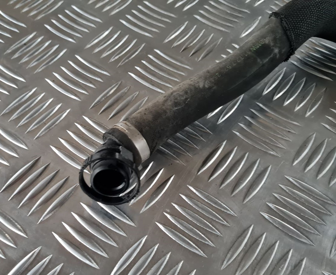 Sekundārā gaisa filtra caurule priekš BMW 6 E63 645 2004 2 Sekundārā gaisa filtra caurule priekš BMW 6 E63 645 2004