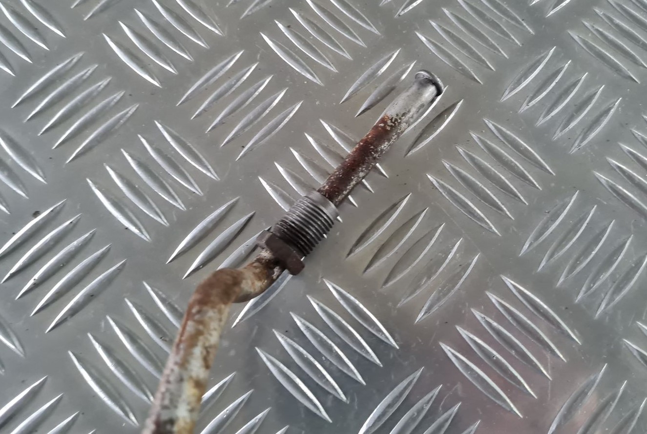 Hidrauliska pastiprinātāja caurule priekš BMW 6 E63 645 2004 3 Hidrauliska pastiprinātāja caurule priekš BMW 6 E63 645 2004