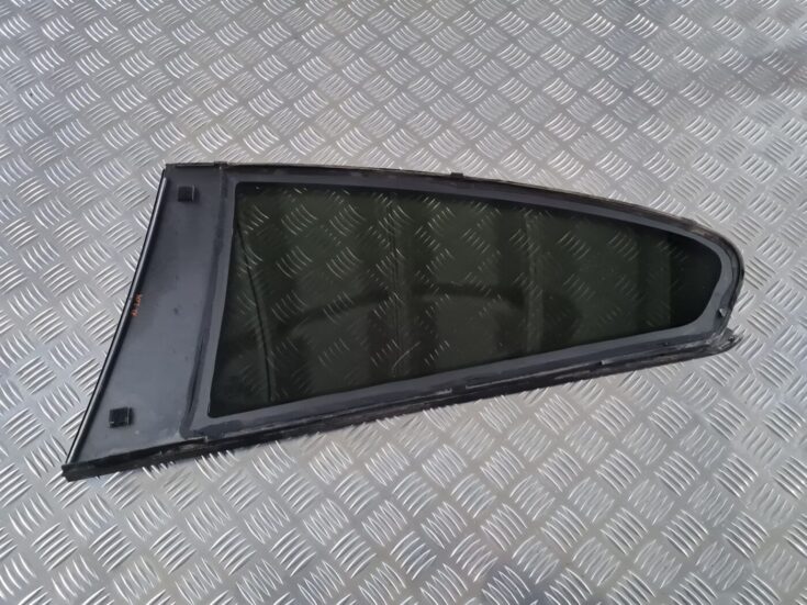 Aizmugurējais labais sānu stikls priekš BMW 6 E63 645 2004