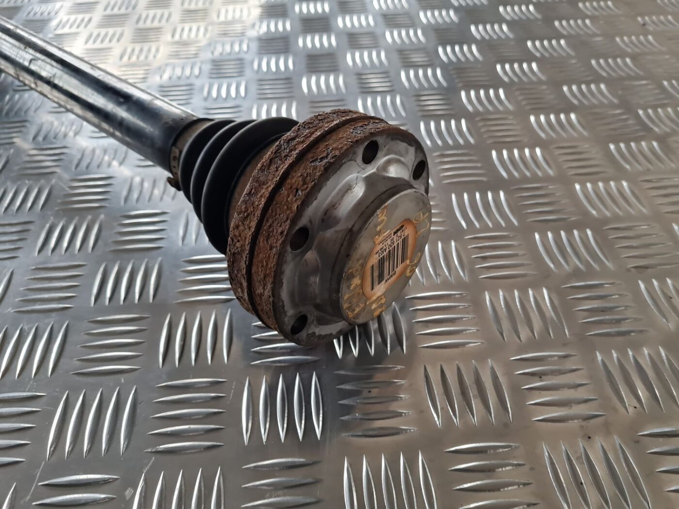 Pusass aizmugurē priekš BMW 6 E63 645 2004 4 Pusass aizmugurē priekš BMW 6 E63 645 2004