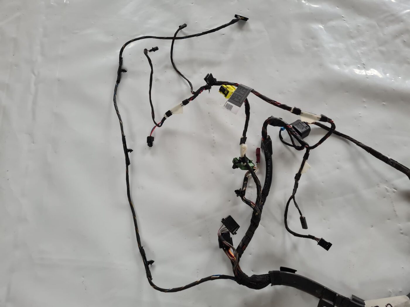 Durvju vadi priekš BMW 6 E63 645 2004 5 Durvju vadi priekš BMW 6 E63 645 2004