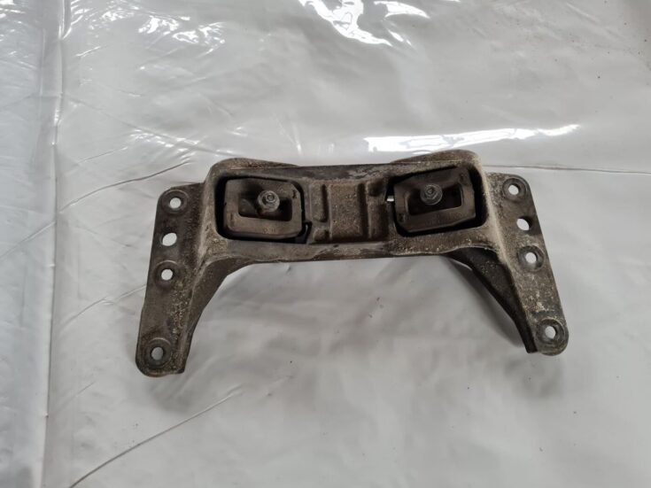 Ātrumkārbas kronšteins priekš BMW 6 E63 645 2004
