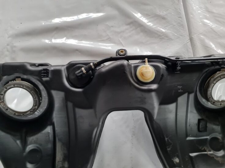 Degvielas tvertne priekš BMW 6 E63 645 2004