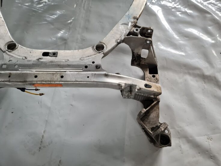 Priekšējais tilts/Priekšējais šķērsnis priekš BMW 6 E63 645 2004