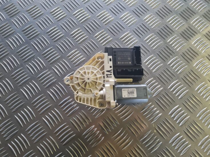 Elektrisko stiklu motors priekš VW GOLF 5 2004