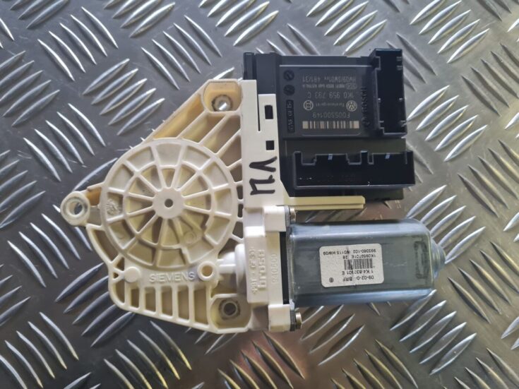 Elektrisko stiklu motors priekš VW GOLF 5 2004