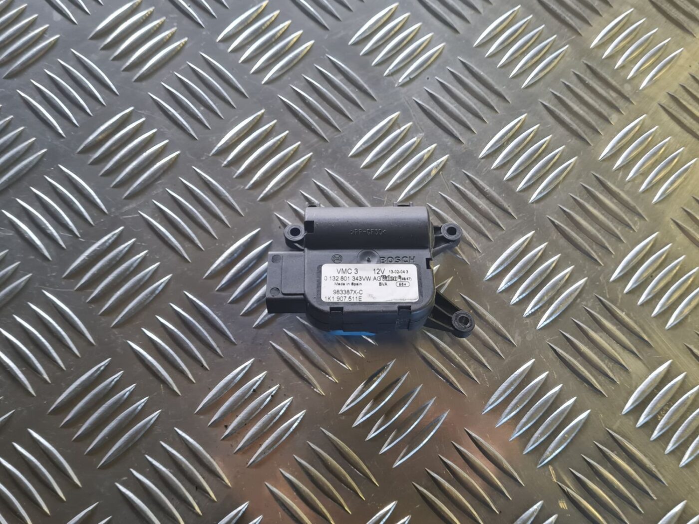 Apsildes sistēmas aktuators priekš VW GOLF 5 2004 1 Apsildes sistēmas aktuators priekš VW GOLF 5 2004