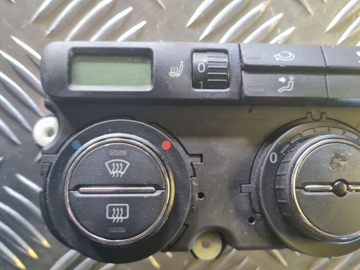 Klimata kontroles bloks priekš VW GOLF 5 2004