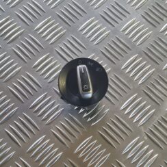 Gaismas slēdzis priekš VW GOLF 5 2004