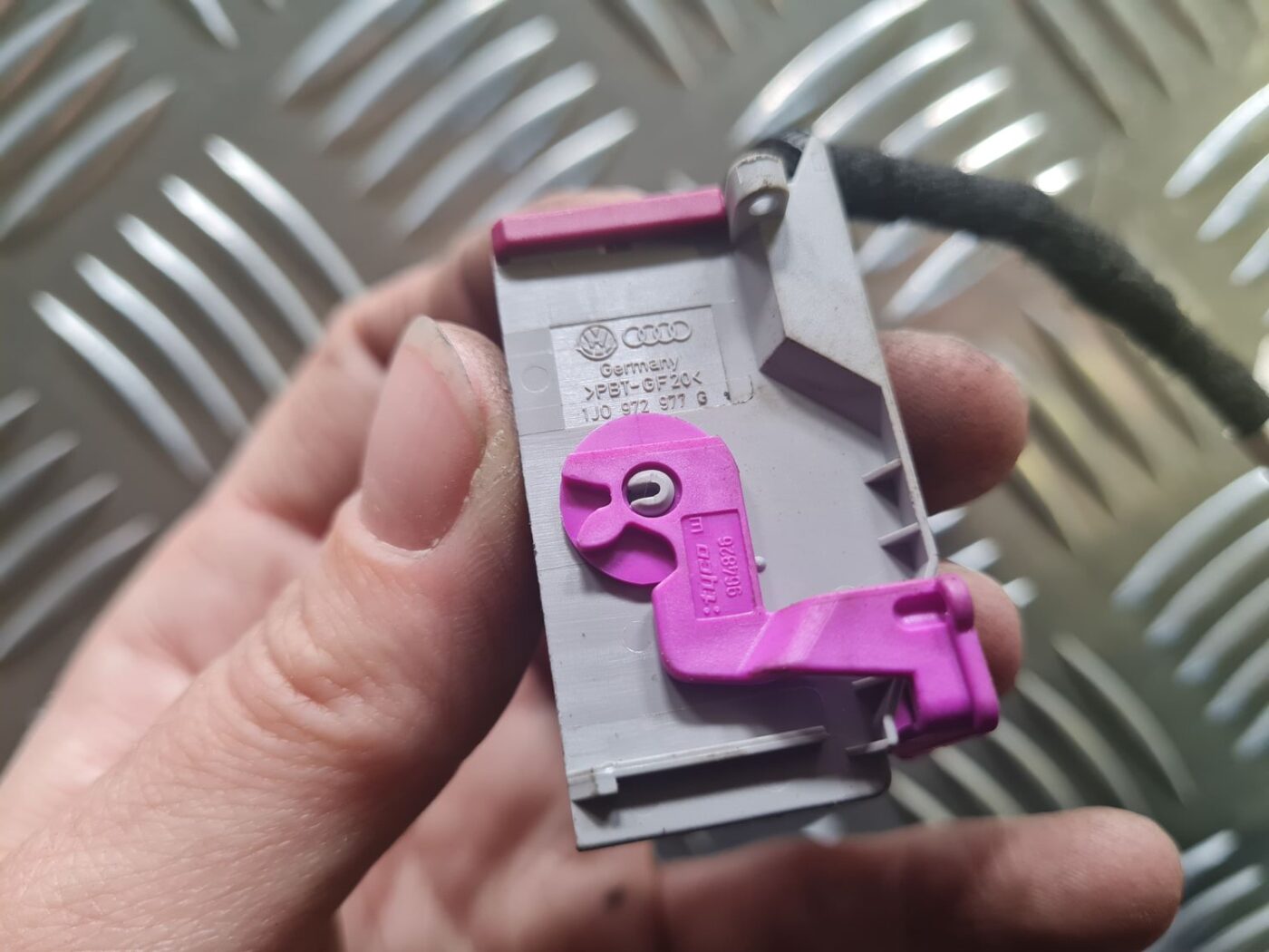 Durvju vadi priekš VW GOLF 5 2004 3 Durvju vadi priekš VW GOLF 5 2004