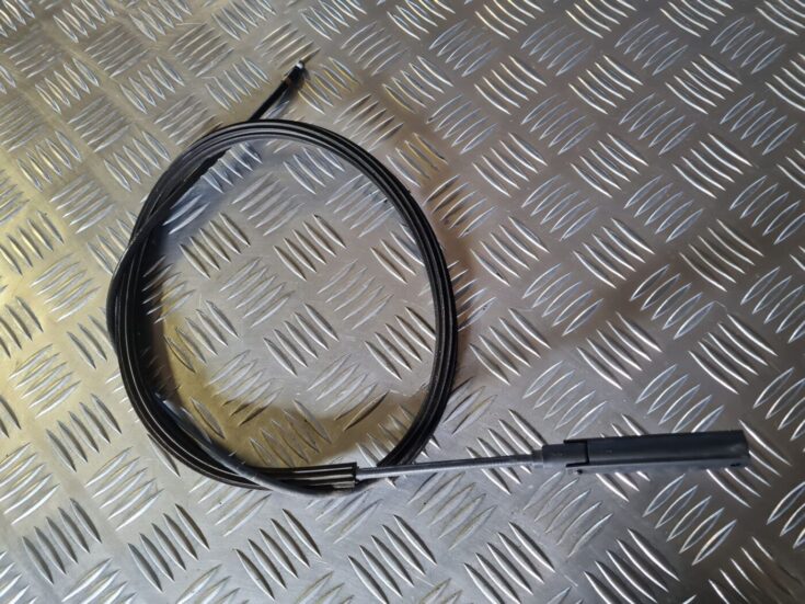 Pārsega slēdzenes trose priekš VW GOLF 5 2004