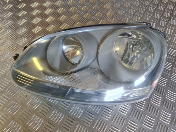Priekšējais kreisais lukturis priekš VW GOLF 5 2004