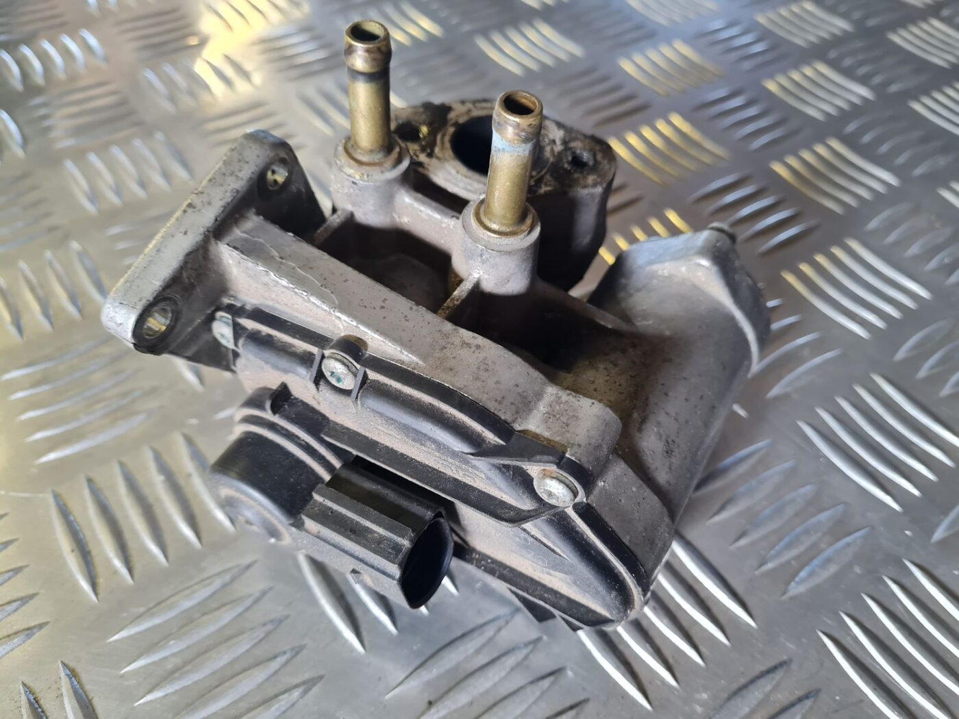 EGR vārsts priekš VW GOLF 5 2004 6 EGR vārsts priekš VW GOLF 5 2004