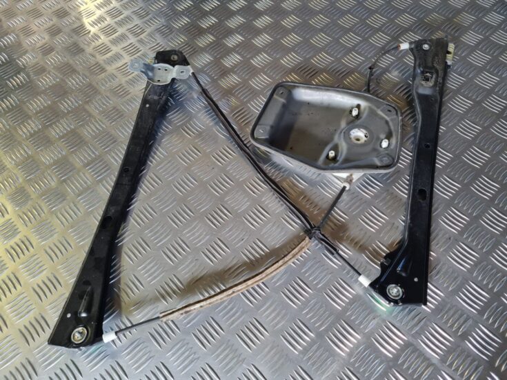 Stikla pacelšanas mehānisms priekšējais labais priekš VW GOLF 5 2004
