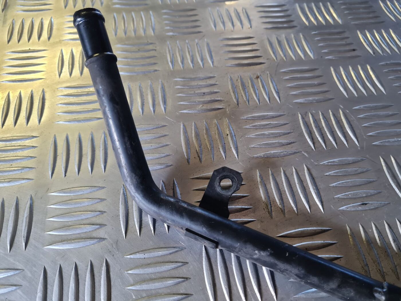 Dzesēšanas caurule priekš VW GOLF 5 2004 5 Dzesēšanas caurule priekš VW GOLF 5 2004