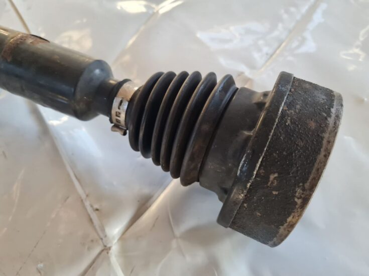 Pusass priekšēja labā priekš VW GOLF 5 2004