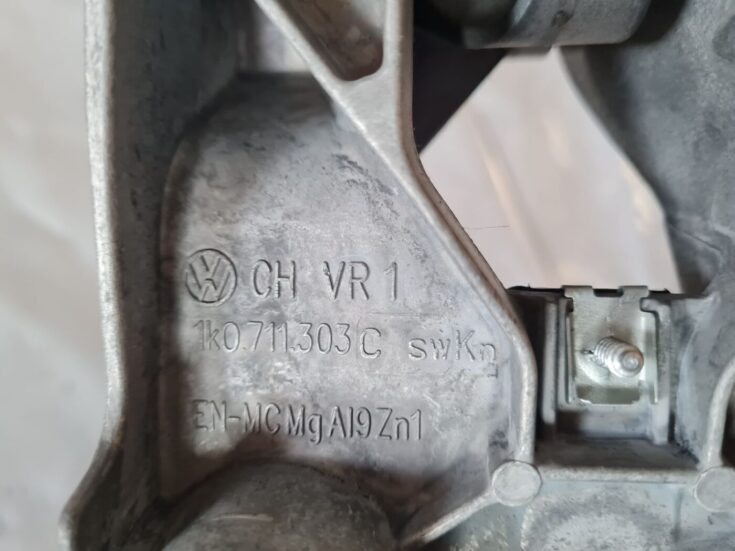 Stāvbremzes svira priekš VW GOLF 5 2004