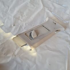 Vidējas salona statnes apdare priekš VW GOLF 5 2004