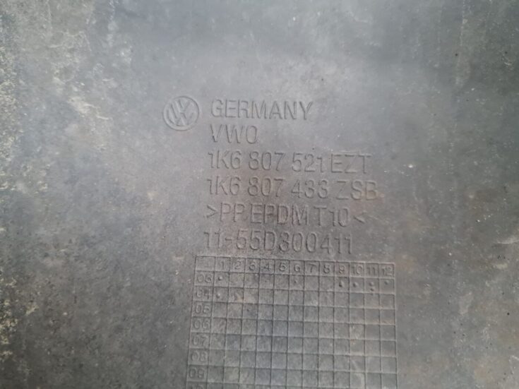 Aizmugures buferis priekš VW GOLF 5 2004