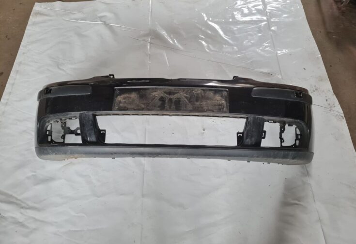 Priekšējais buferis priekš VW GOLF 5 2004