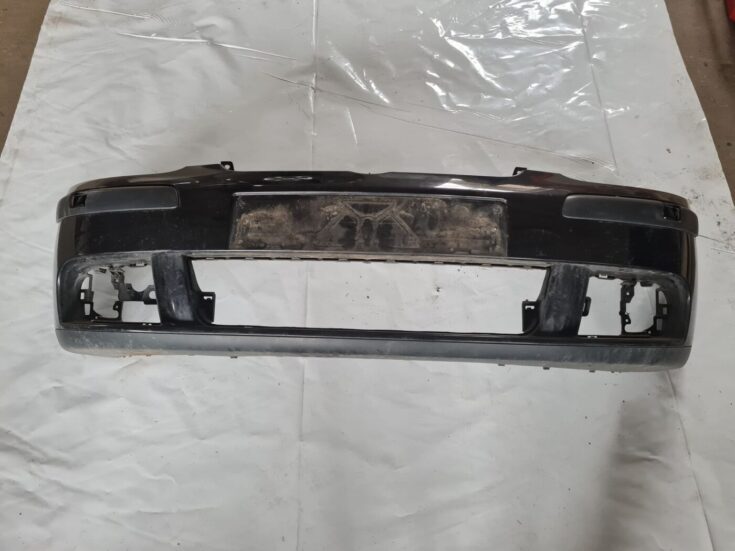 Priekšējais buferis priekš VW GOLF 5 2004