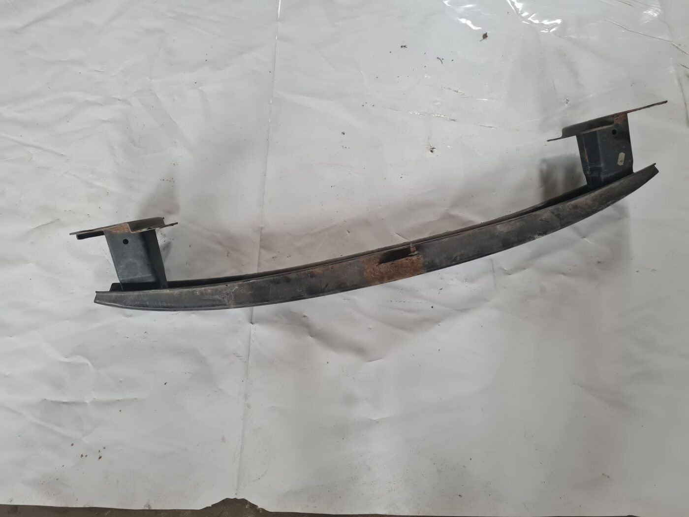 Priekšējā bufera pastiprinātājs priekš VW GOLF 5 2004 3 Priekšējā bufera pastiprinātājs priekš VW GOLF 5 2004