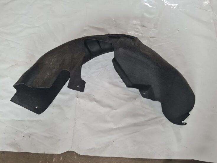 Aizmugurējais labais paspārns priekš VW GOLF 5 2004