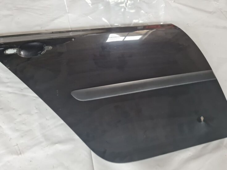 Aizmugurējās labās durvis priekš VW GOLF 5 2004