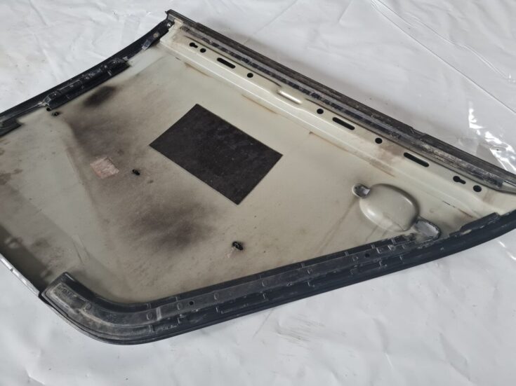 Aizmugurējās labās durvis priekš VW GOLF 5 2004