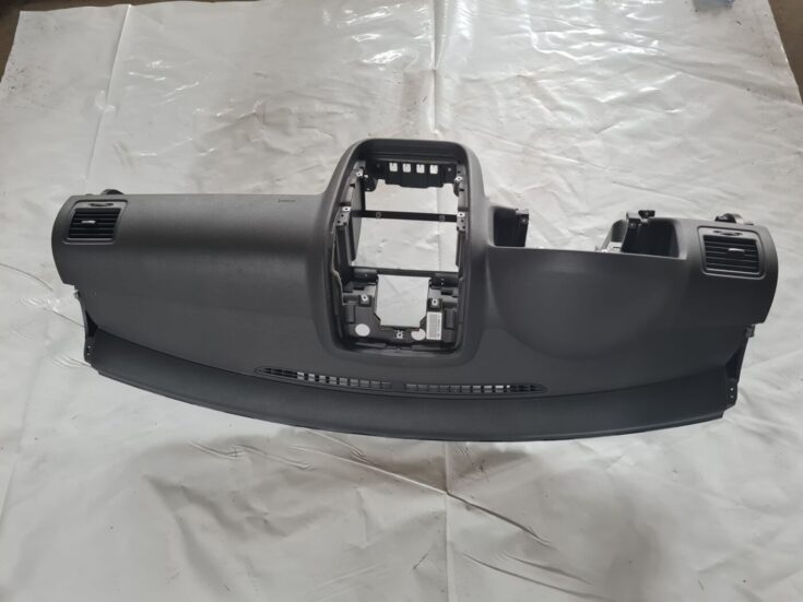 Mērinstrumentu panelis priekš VW GOLF 5 2004